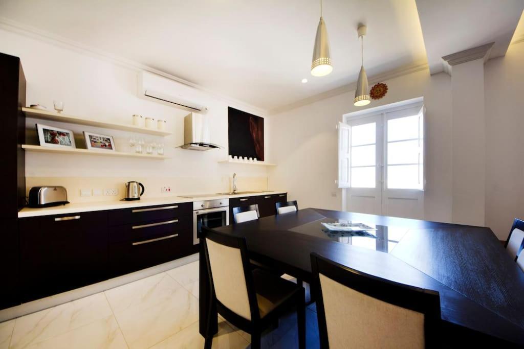 Ag3 - Large, Bright And Stylish Apartment Valletta Luaran gambar