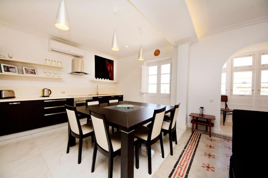 Ag3 - Large, Bright And Stylish Apartment Valletta Luaran gambar