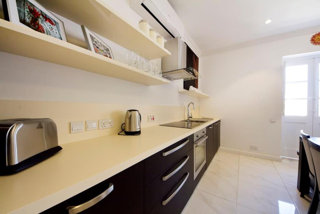 Ag3 - Large, Bright And Stylish Apartment Valletta Luaran gambar